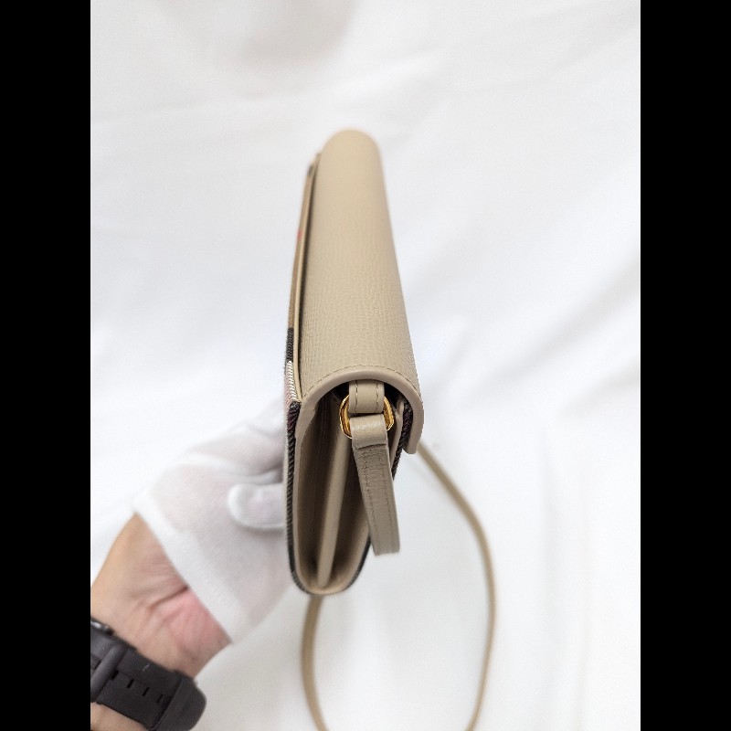 莉亞精品♡Burberry 經典格紋woc 九新美品-7