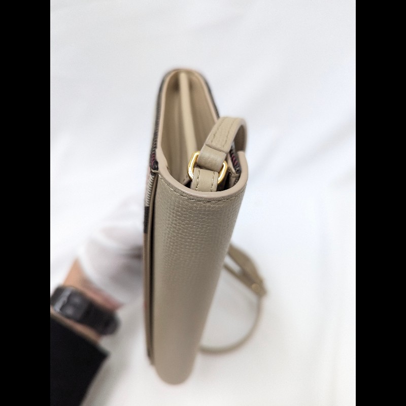 莉亞精品♡Burberry 經典格紋woc 九新美品-8