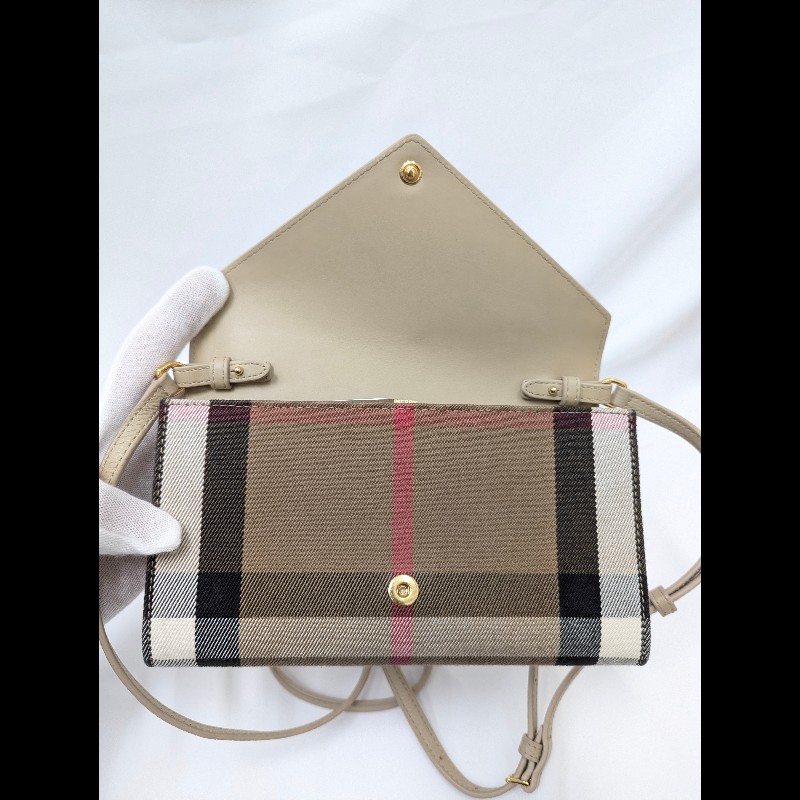 莉亞精品♡Burberry 經典格紋woc 九新美品-9