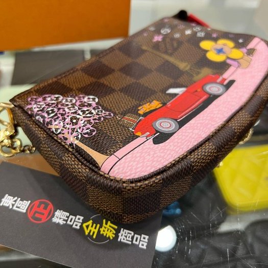 東區正精品㊣LOUIS VUITTON LV N60259 全新咖啡色棋盤格櫻花跑車巴黎鐵塔金鍊手提包收納包小包麻將包 RZ6123-1