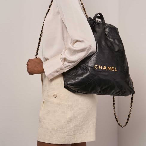 平台最低激甜價近新芯片款✨Chanel香奈兒 22 新款backpack 亮面小牛皮金釦抽繩雙肩後背包(金釦)-8