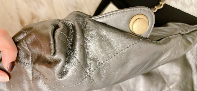 平台最低激甜價近新芯片款✨Chanel香奈兒 22 新款backpack 亮面小牛皮金釦抽繩雙肩後背包(金釦)-13