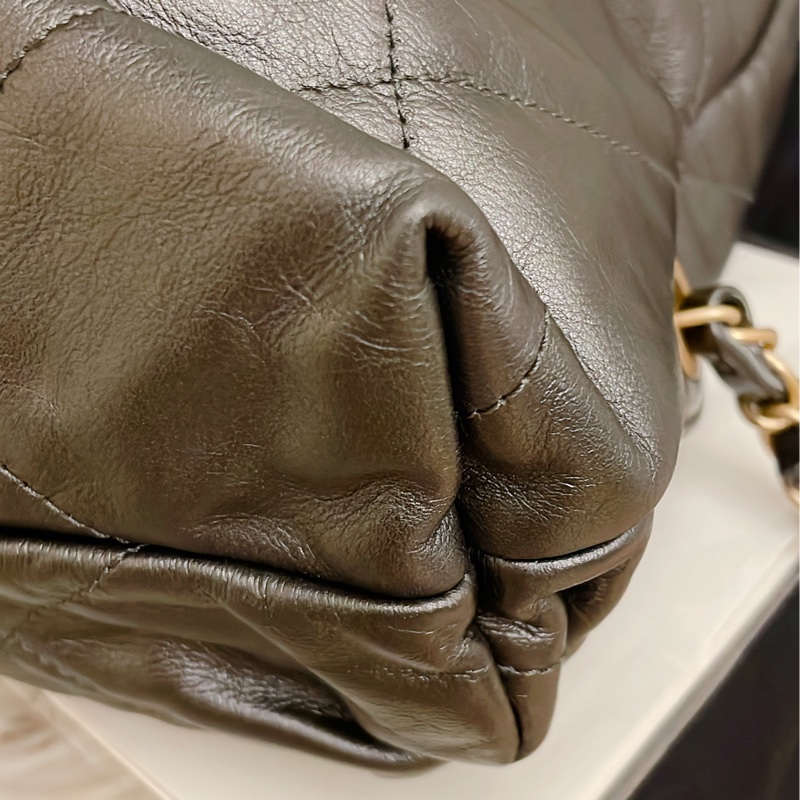 平台最低激甜價近新芯片款✨Chanel香奈兒 22 新款backpack 亮面小牛皮金釦抽繩雙肩後背包(金釦)-15