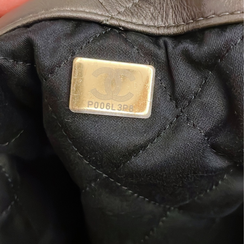 平台最低激甜價近新芯片款✨Chanel香奈兒 22 新款backpack 亮面小牛皮金釦抽繩雙肩後背包(金釦)-19