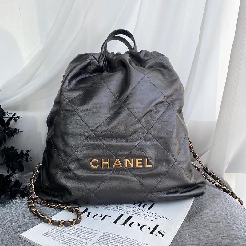 平台最低激甜價近新芯片款✨Chanel香奈兒 22 bag新款backpack 亮面小牛皮金釦抽繩雙肩後背包購物袋垃圾袋（金釦）-13