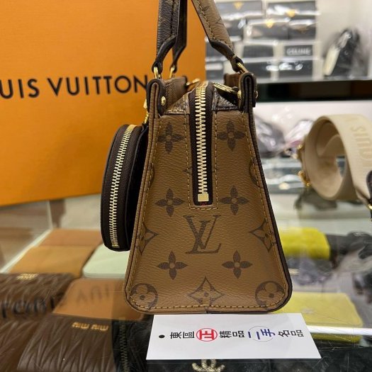 東區正精品㊣LV ONTHEGO EAST WEST M46653原花字紋雙色金釦兩用包手提包斜背包 RZ5659-4