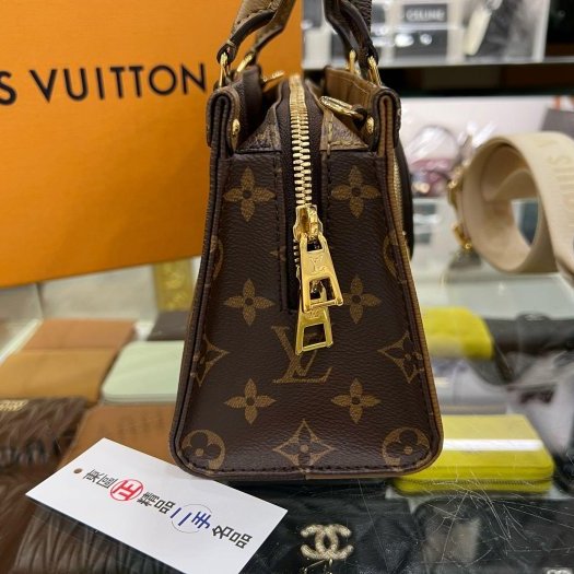 東區正精品㊣LV ONTHEGO EAST WEST M46653原花字紋雙色金釦兩用包手提包斜背包 RZ5659-5