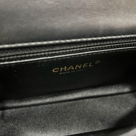 東區正精品㊣CHANEL MINI COCO 香奈兒黑色羊皮菱格紋金鍊愛心吊飾口蓋包斜背包 20cm RZ6125-5