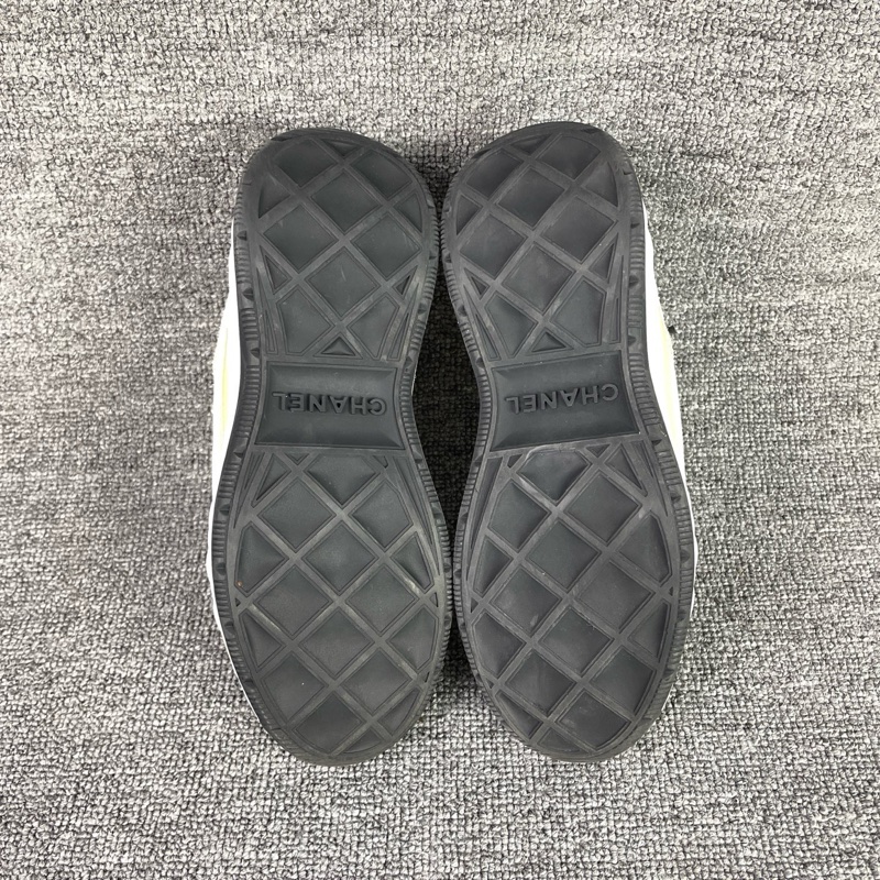 95新Chanel香奈兒拼色雙C休閒鞋 尺碼:36 碼雙C金扣精緻簡約-5