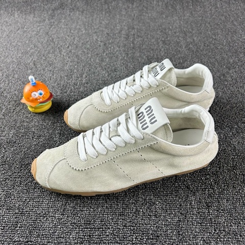 98新Miu Miu繆繆麂皮運動鞋 尺碼：38 碼