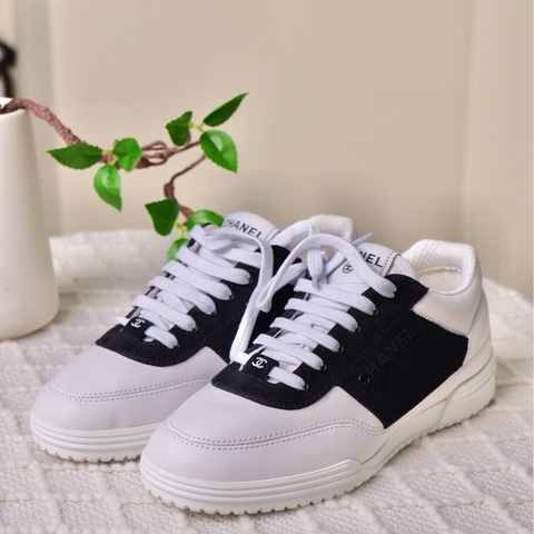 CHANEL香奈兒黑白拼色運動鞋 黑白拼色設計 麂皮拼接 99 閒置新 35碼