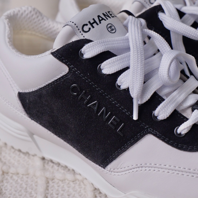 CHANEL香奈兒黑白拼色運動鞋 黑白拼色設計 麂皮拼接 99 閒置新 35碼-2