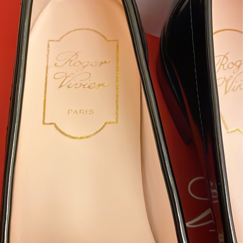 全新可送禮狀態✨Roger  Vivier 金色方框樂褔鞋(黑色)36號-5