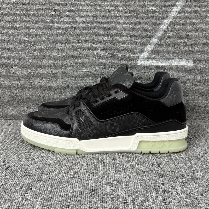 lv路易威登 黑色麂皮trainer老花板鞋41.5碼-0