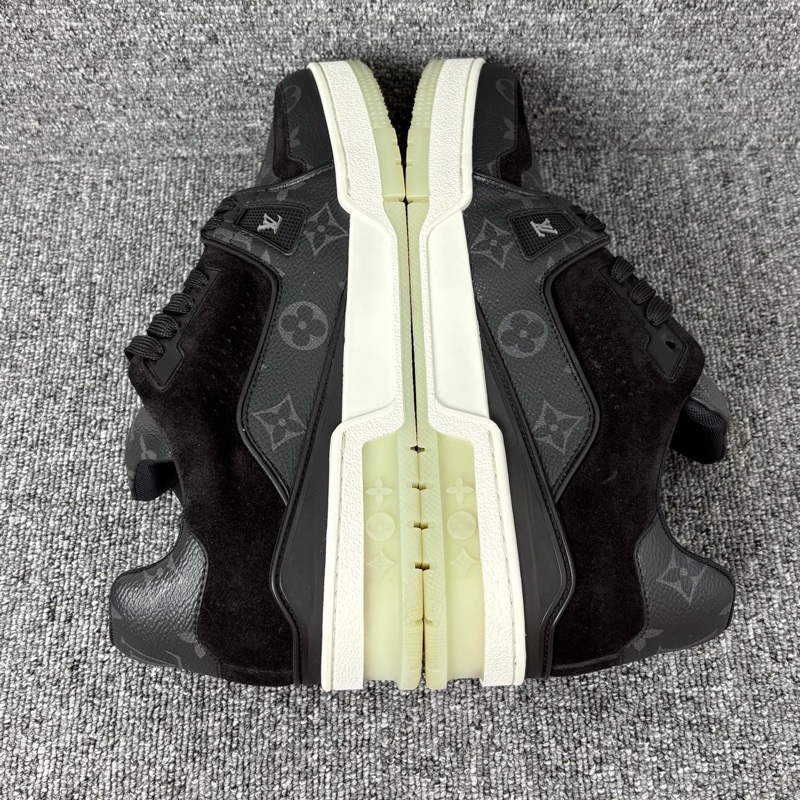 lv路易威登 黑色麂皮trainer老花板鞋41.5碼-5