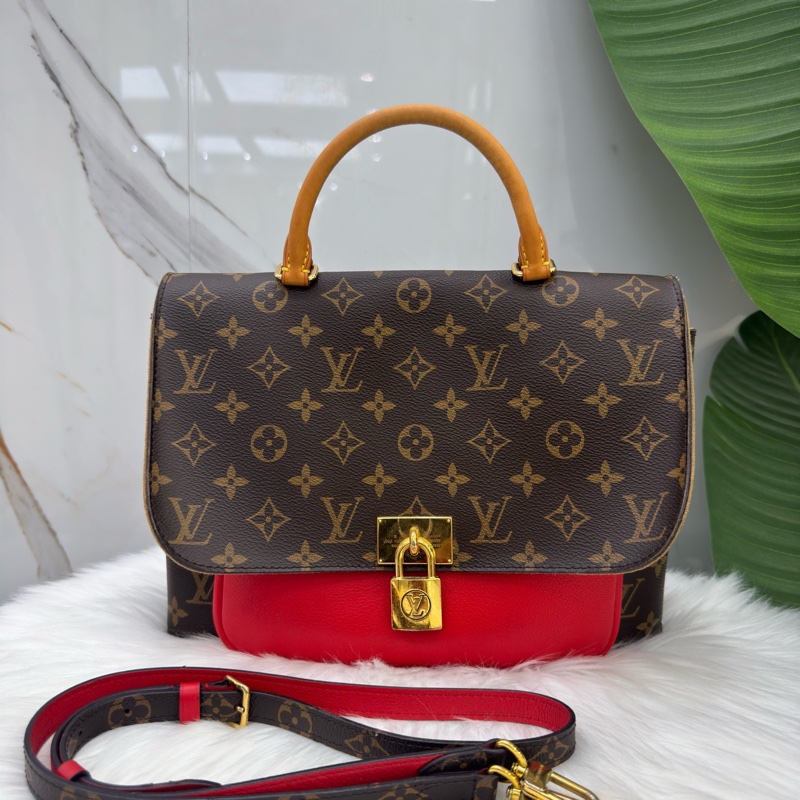 95新LV路易威登/Louis Vuitton 老花拼紅鎖頭郵差手提單肩斜挎包-0