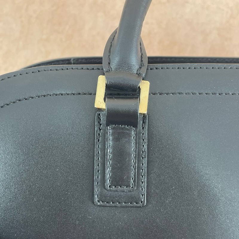 Celin 黑色box皮大骨頭浮雕logo保齡球包大號-18