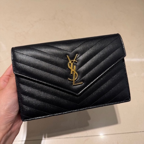 YSL黑金魚子醬WOC