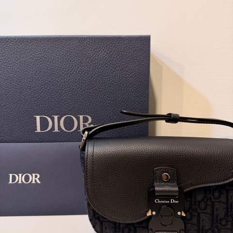 Dior Saddle 迷你郵差包