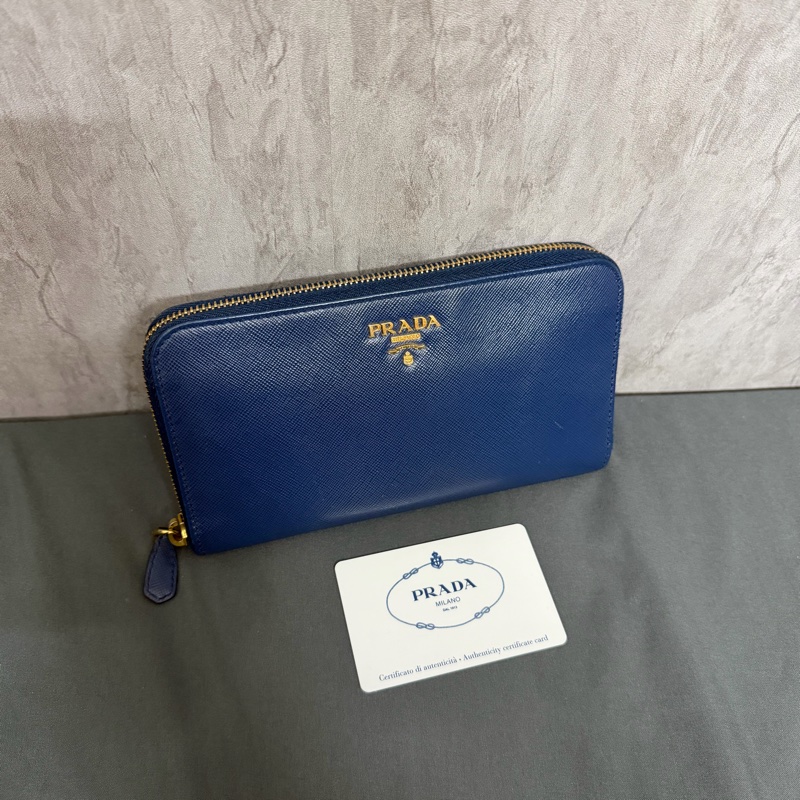 Prada防刮牛皮拉鍊長夾-0