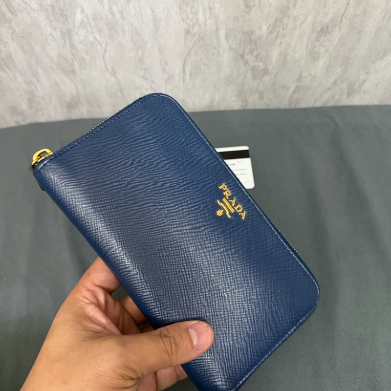 Prada防刮牛皮拉鍊長夾-5