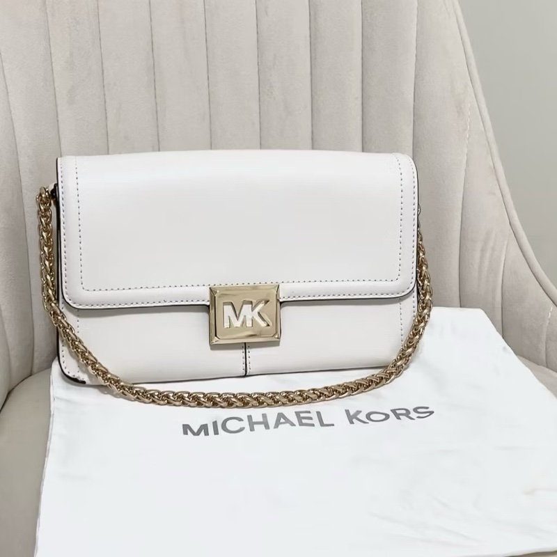 MICHAEL KOR＊原價8413＊SONIA 縷空MK磁釦翻蓋錬 帶肩背斜背二用包-奶油白/中-0