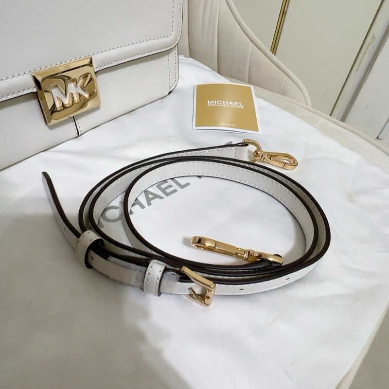 MICHAEL KOR＊原價8413＊SONIA 縷空MK磁釦翻蓋錬 帶肩背斜背二用包-奶油白/中-4