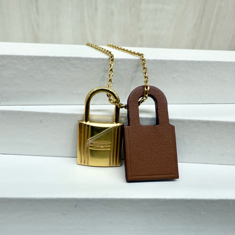 HERMES金色拚棕色皮革鎖頭造型OKelly系列項鍊-2