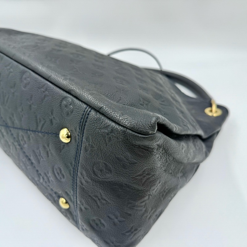 LV夜黑藍牛皮壓紋金釦MM手提棍把包M93448-10