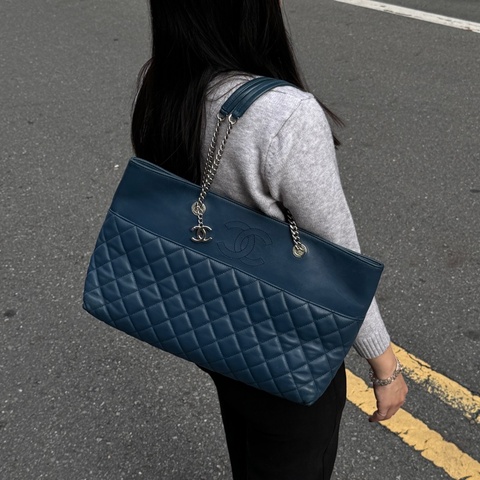 【超級新🎁】 Chanel 香奈兒 羊皮托特包 專櫃26.3萬！