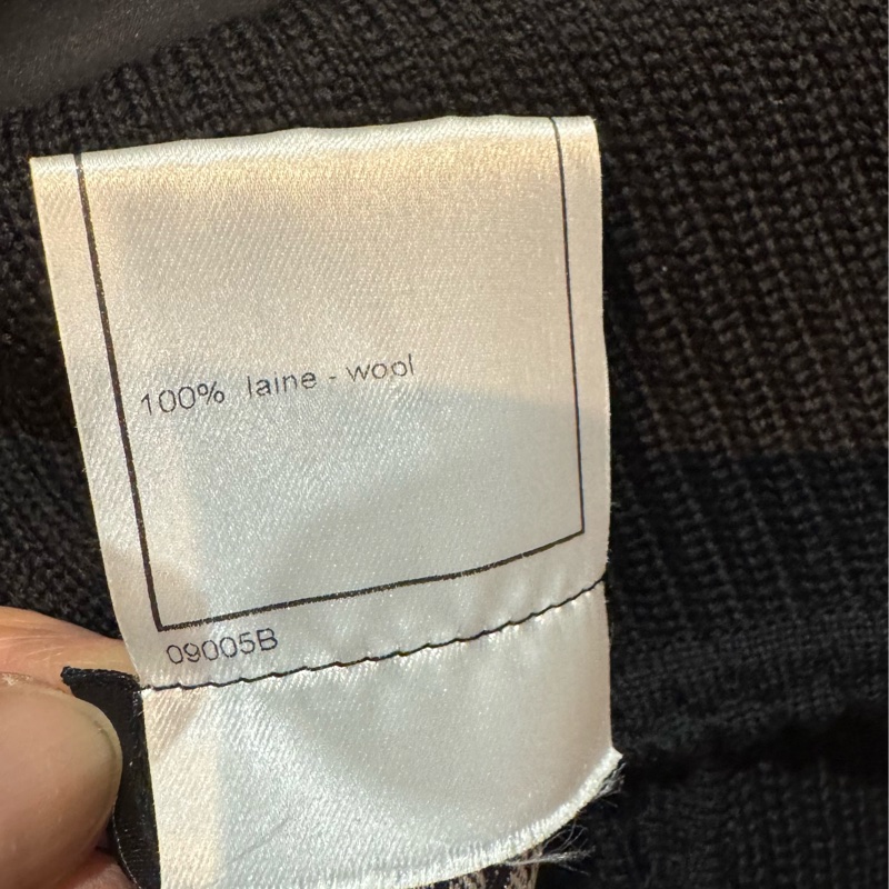 全新CHANEL 香奈兒黑色V領毛衣F46/L~XL-2