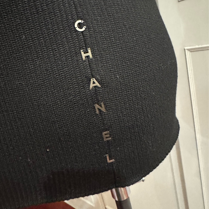全新CHANEL 香奈兒黑色V領毛衣F46/L~XL-7