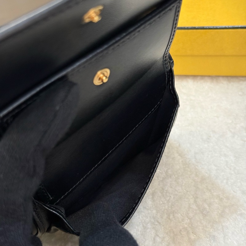 Fendi 黑金短夾-8