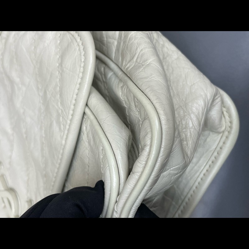 YSL Niki 中號 D扣 奶油白油蠟皮肩背包斜背包-15