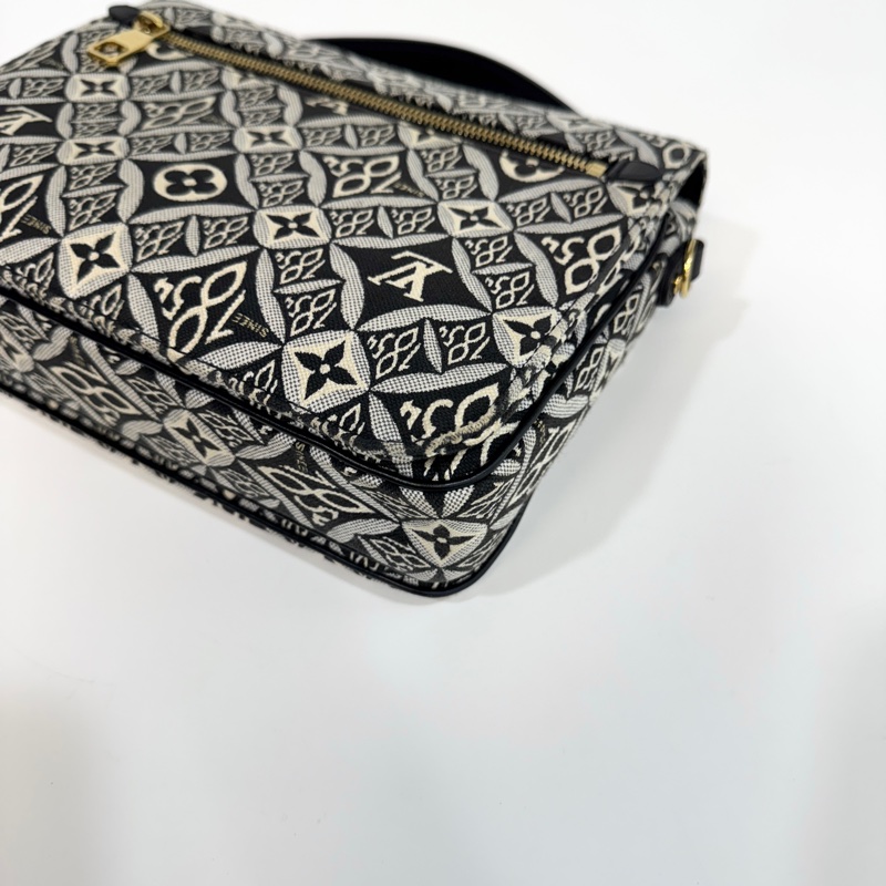 🧳路易威登郵差包LV黑色緹花布Since1854郵差包 M57272-13