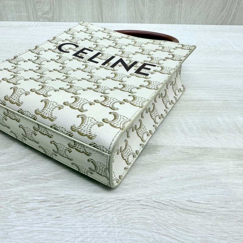 CELINE白色凱旋門老花TRIOMPHE拚咖牛皮手提側背琴譜包-6