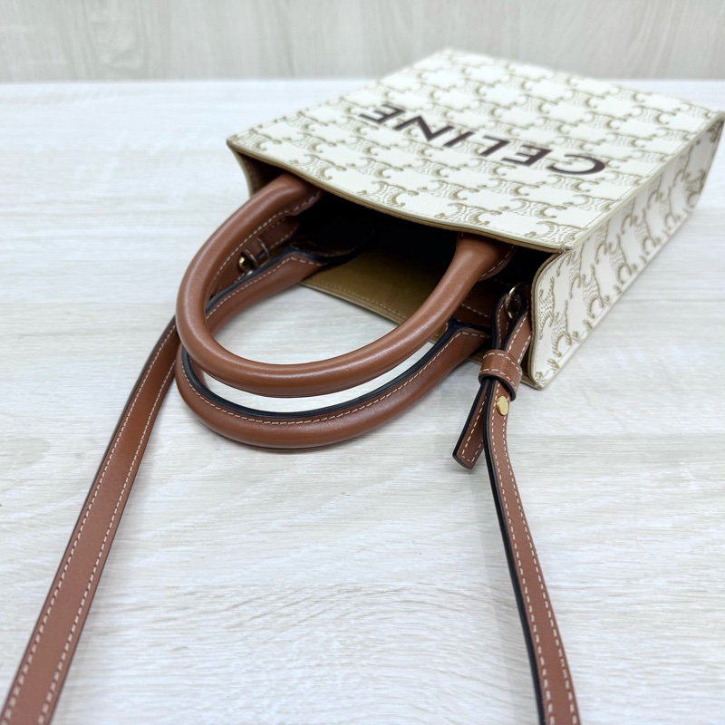 CELINE白色凱旋門老花TRIOMPHE拚咖牛皮手提側背琴譜包-9