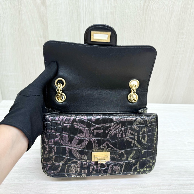 CHANEL黑金鱷魚壓紋牛皮MINI2.55埃及系列下蓋包-16