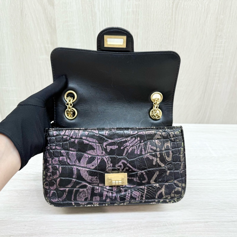 CHANEL黑金鱷魚壓紋牛皮MINI2.55埃及系列下蓋包-17