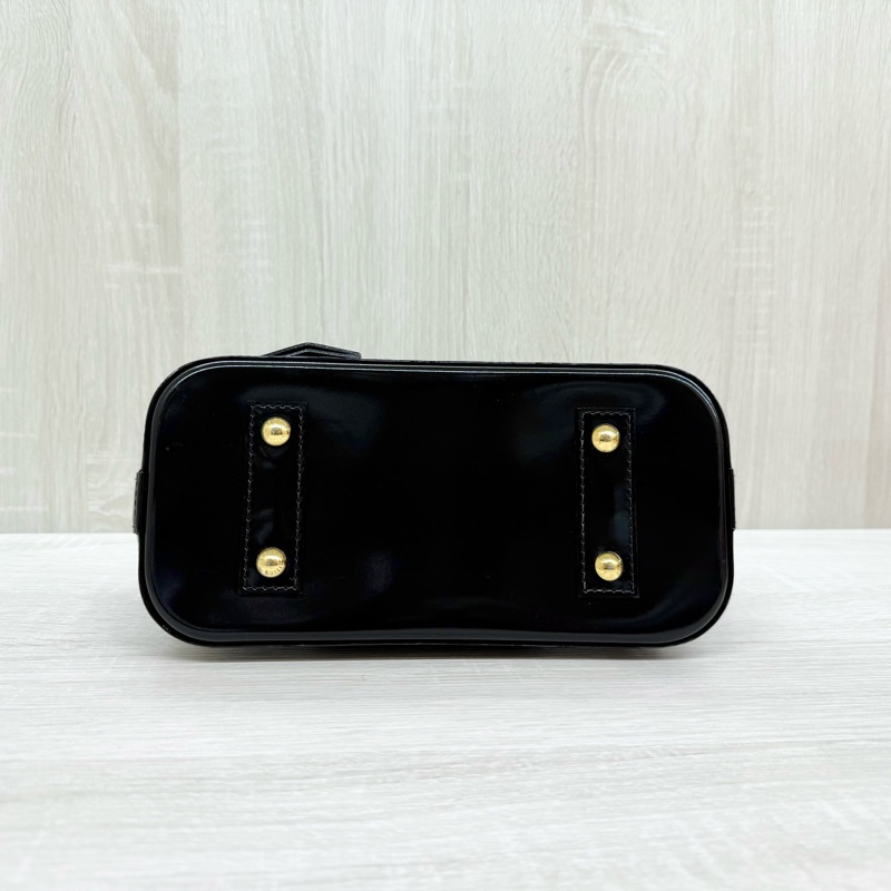 LV黑色漆皮金釦ALMA BB手提肩背包 M91678-4