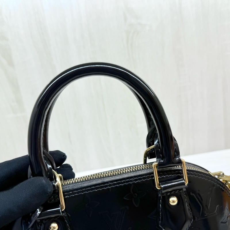 LV黑色漆皮金釦ALMA BB手提肩背包 M91678-5