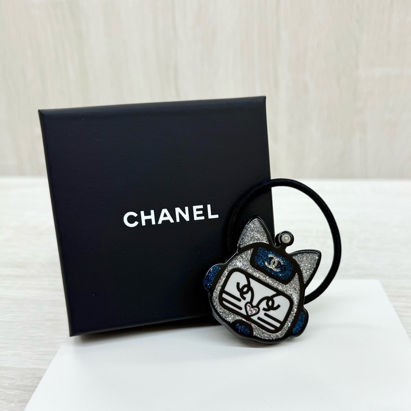 CHANEL銀藍拚色機器貓造型髮圈/A89419-0
