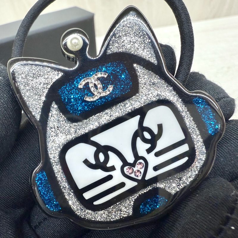 CHANEL銀藍拚色機器貓造型髮圈/A89419-8