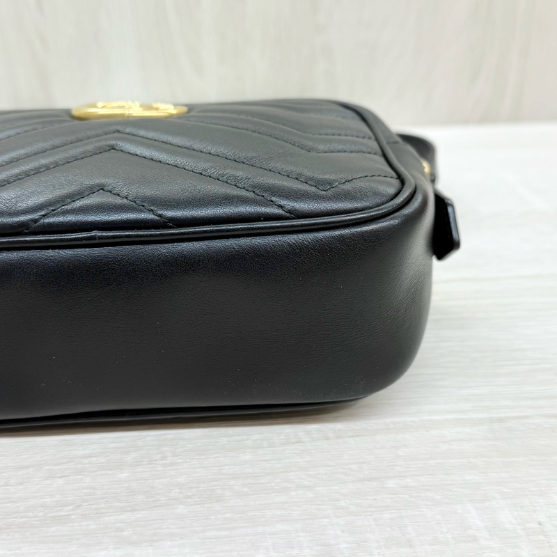 GUCCI黑色牛皮金釦馬孟拉鍊18CM相機包-13