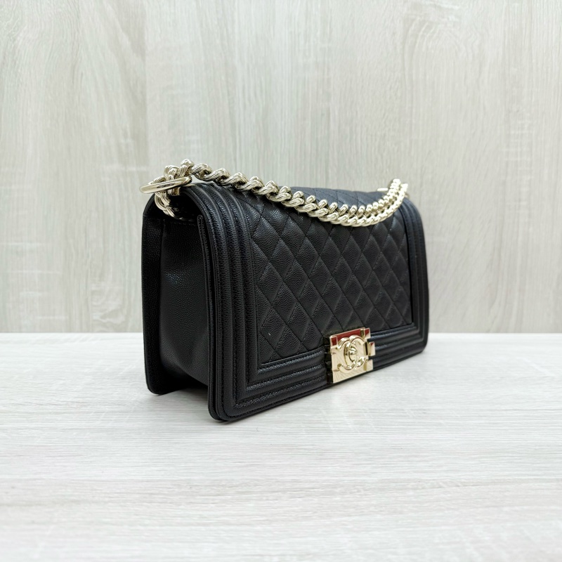 CHANEL黑色荔枝皮亮金釦BOY25/A67086-3