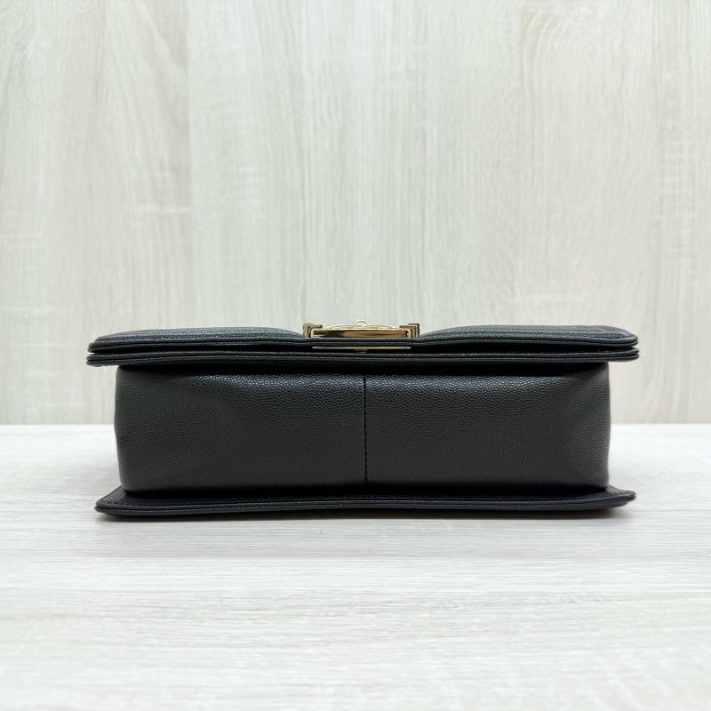 CHANEL黑色荔枝皮亮金釦BOY25/A67086-6