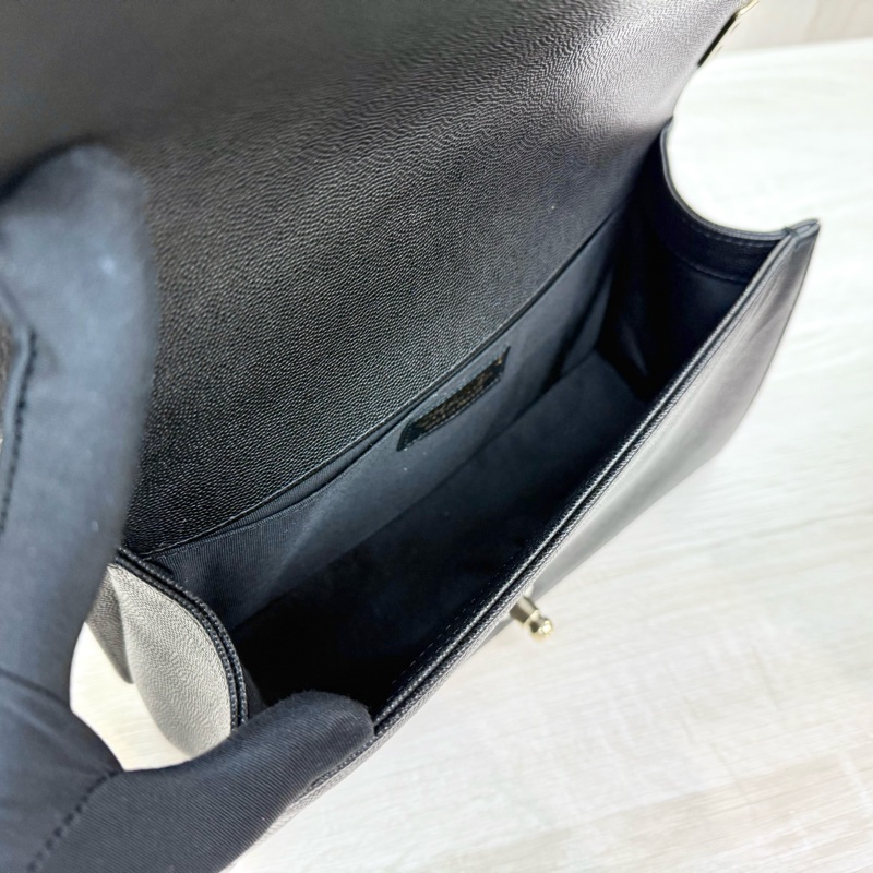 CHANEL黑色荔枝皮亮金釦BOY25/A67086-9