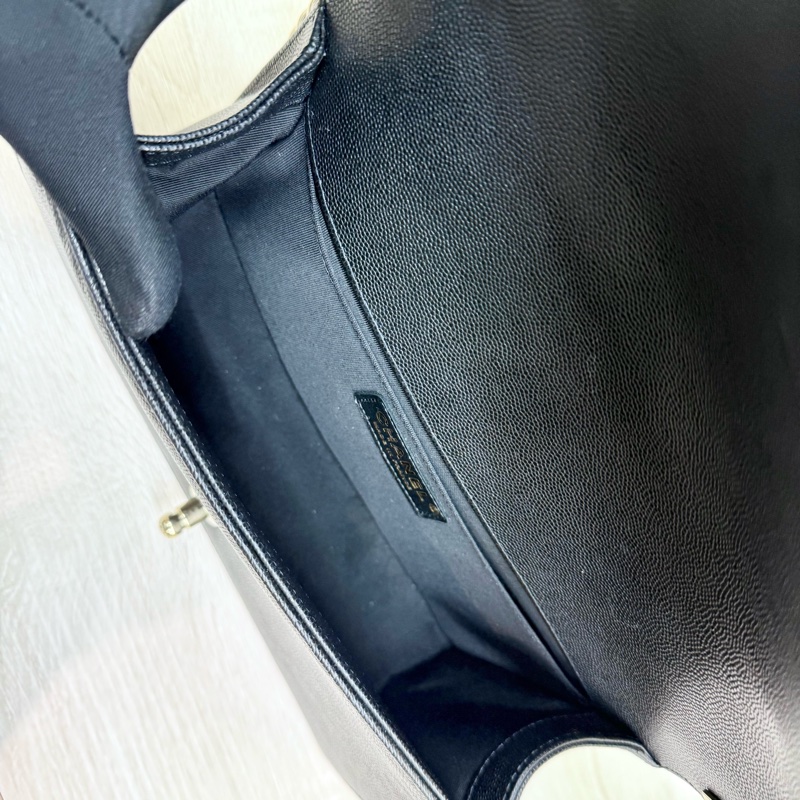 CHANEL黑色荔枝皮亮金釦BOY25/A67086-14