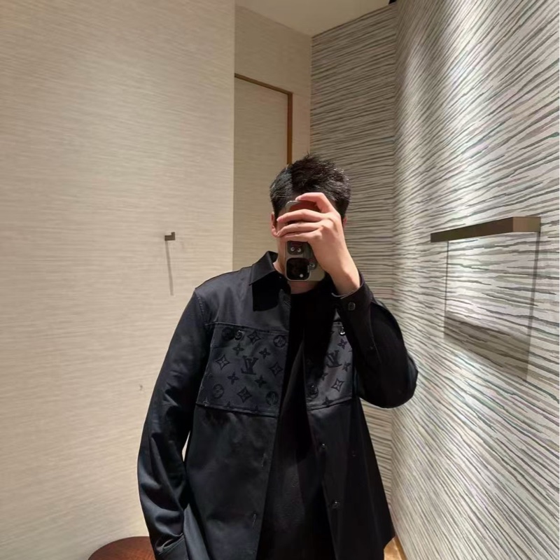 二手 路易威登/Louis Vuitton植絨印花夾克外套，尺寸：xs （可以當做襯衫穿 瘦一點的男生也可以）-5