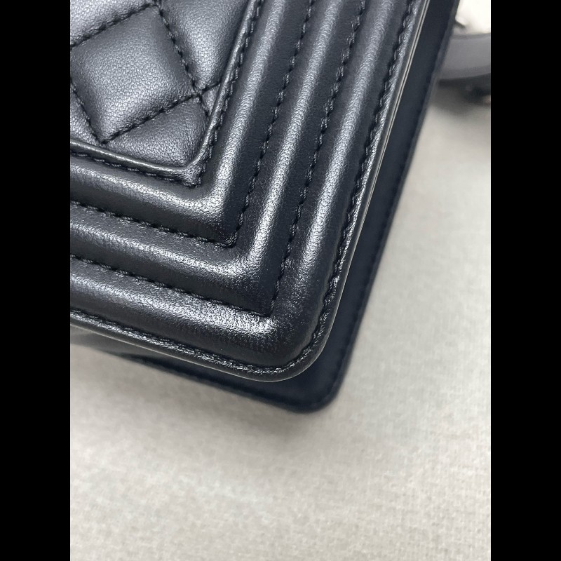 Chanel 黑銀羊皮leboy中號25cm-18